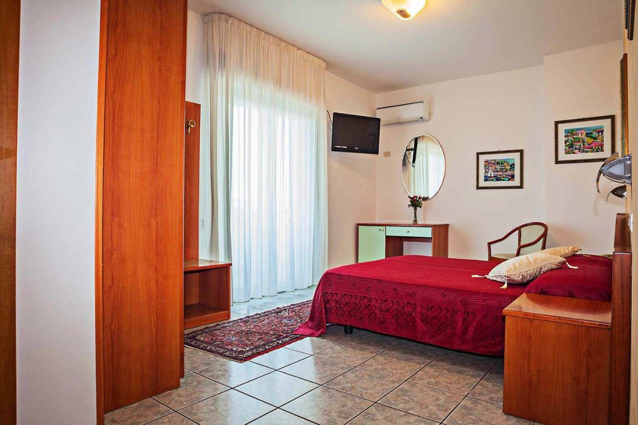 Hotel Haus Charlotte San Benedetto del Tronto Luaran gambar